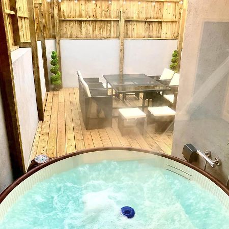 Victory Luxury Hot Tub House Villa Blackpool Exterior photo