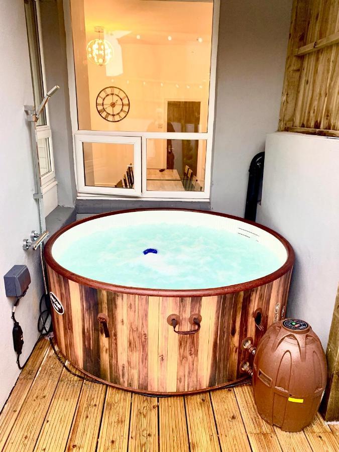Victory Luxury Hot Tub House Villa Blackpool Exterior photo